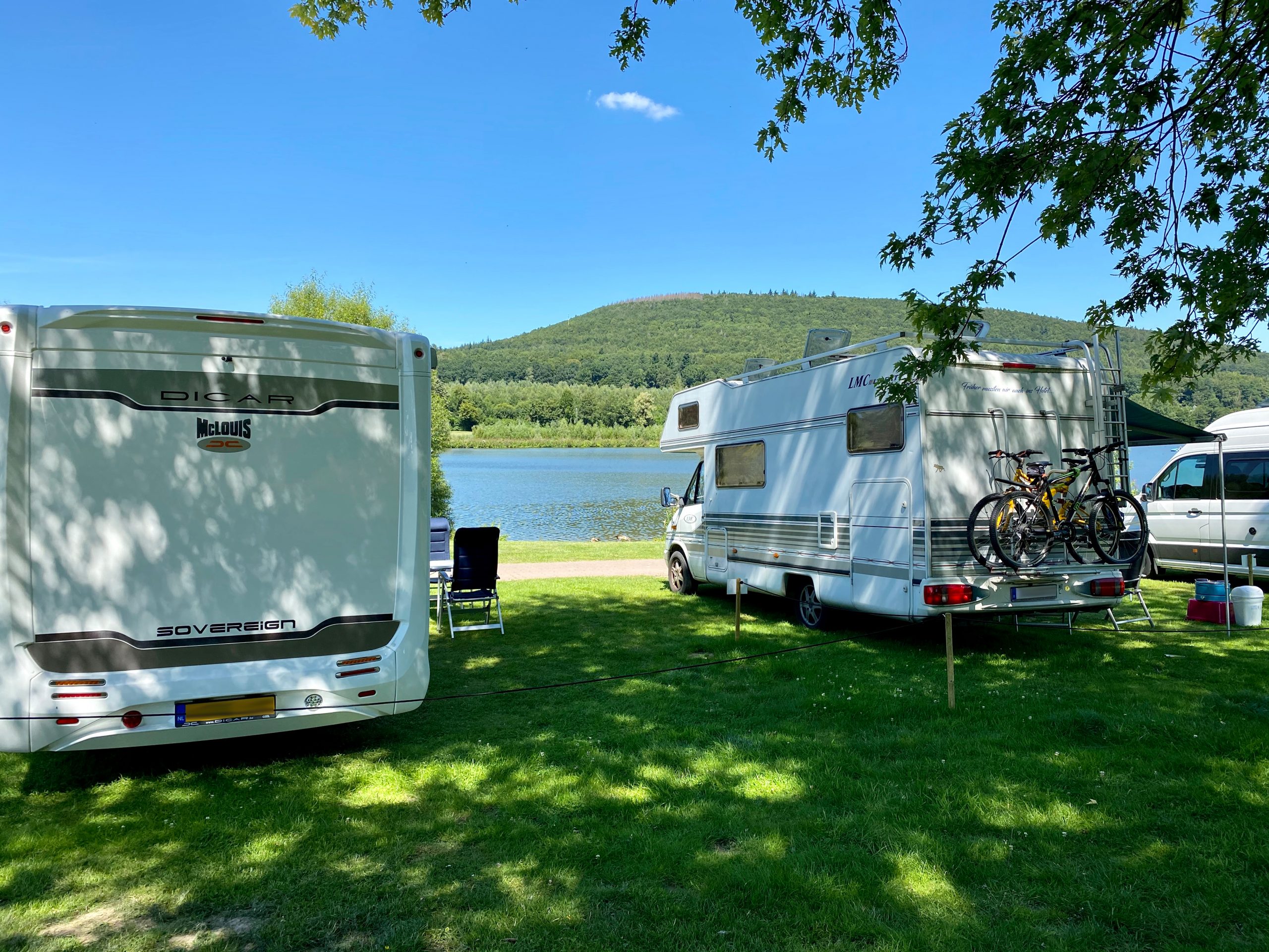 matratzen camping Camping Aufblasbare Matratze mit eingebauter Luftpumpe  ARISTOS  International GmbH